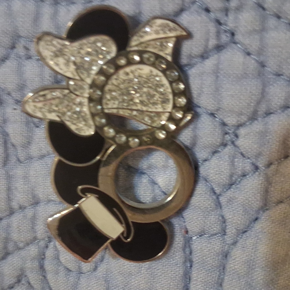 Disney Pin - Picture 2 of 5